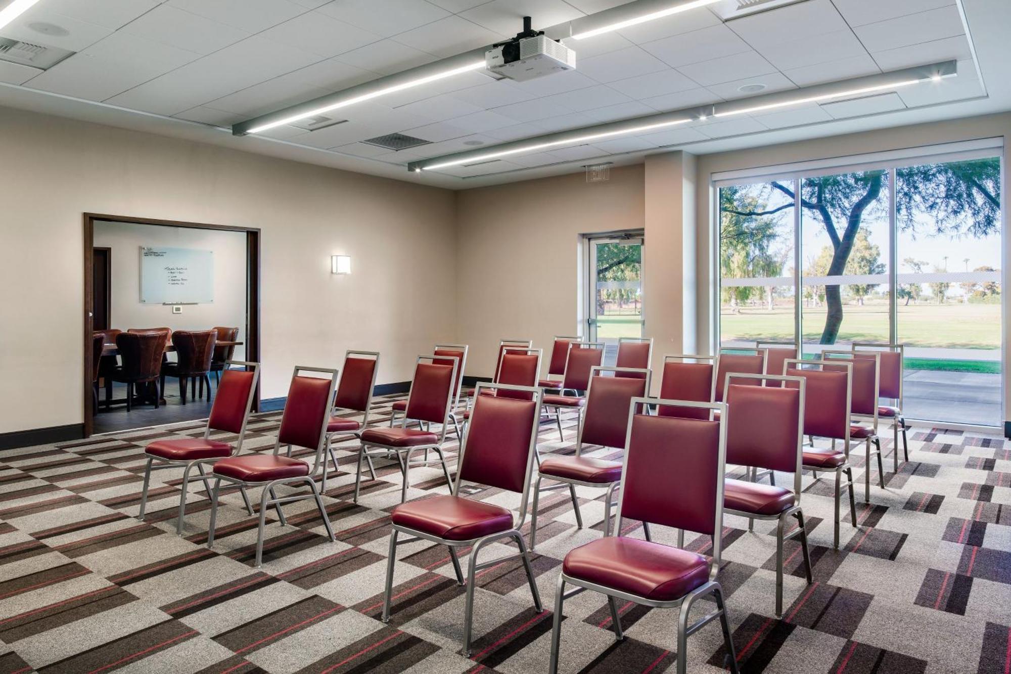 Four Points By Sheraton At Phoenix Mesa Gateway Airport Экстерьер фото